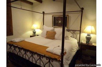 Casa Encantada By Porta Hotel 2*